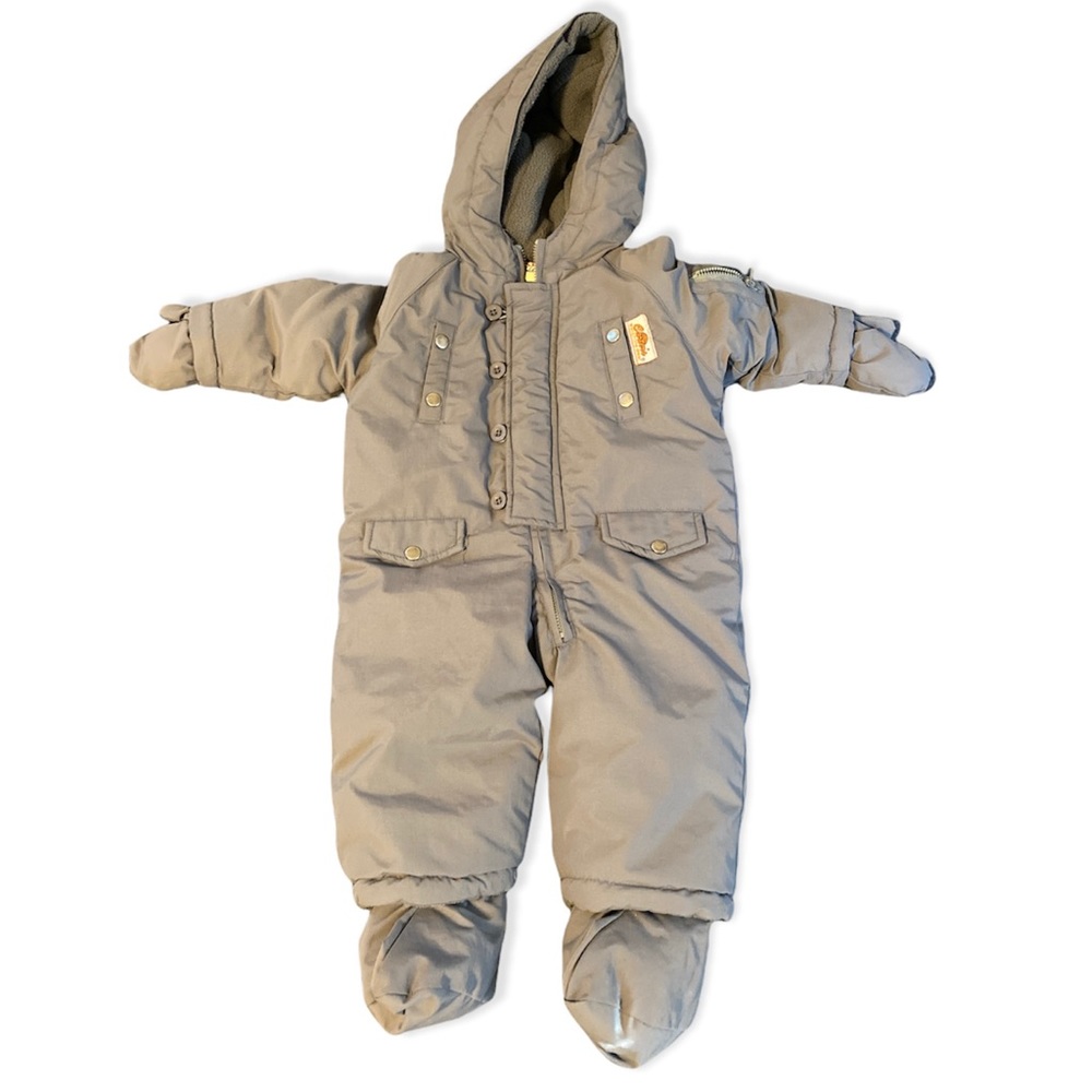 Carter’s Watch the Wear Snowsuit ❄️